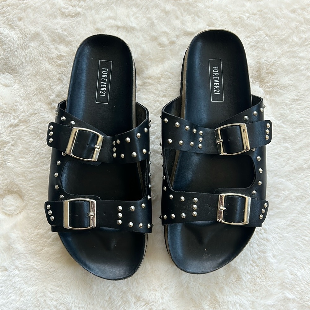 😊 Forever 21 Slides